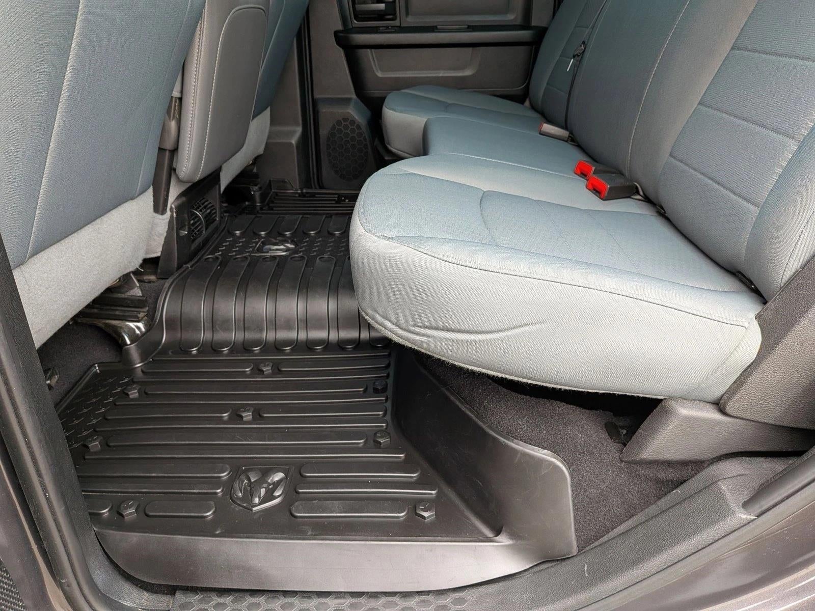 2019 RAM 1500 Classic Express 4x2 Crew Cab 5'7" Box