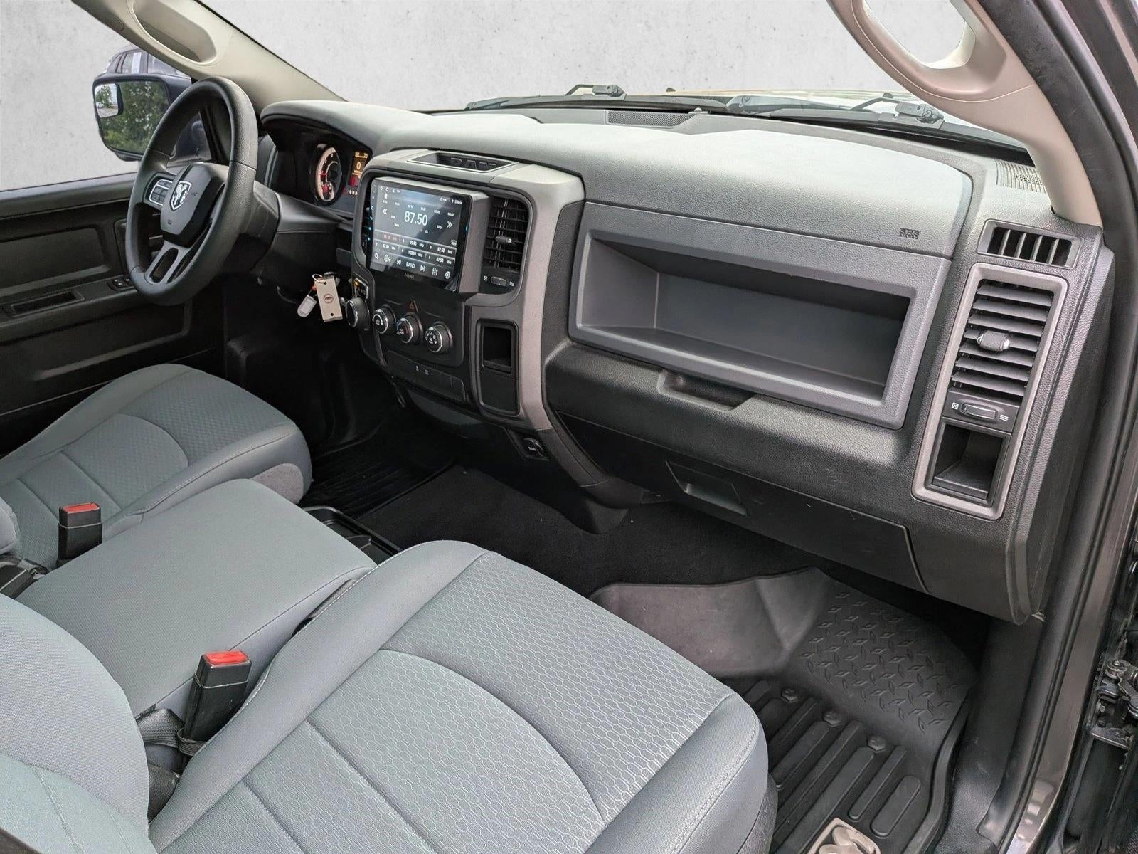 2019 RAM 1500 Classic Express 4x2 Crew Cab 5'7" Box