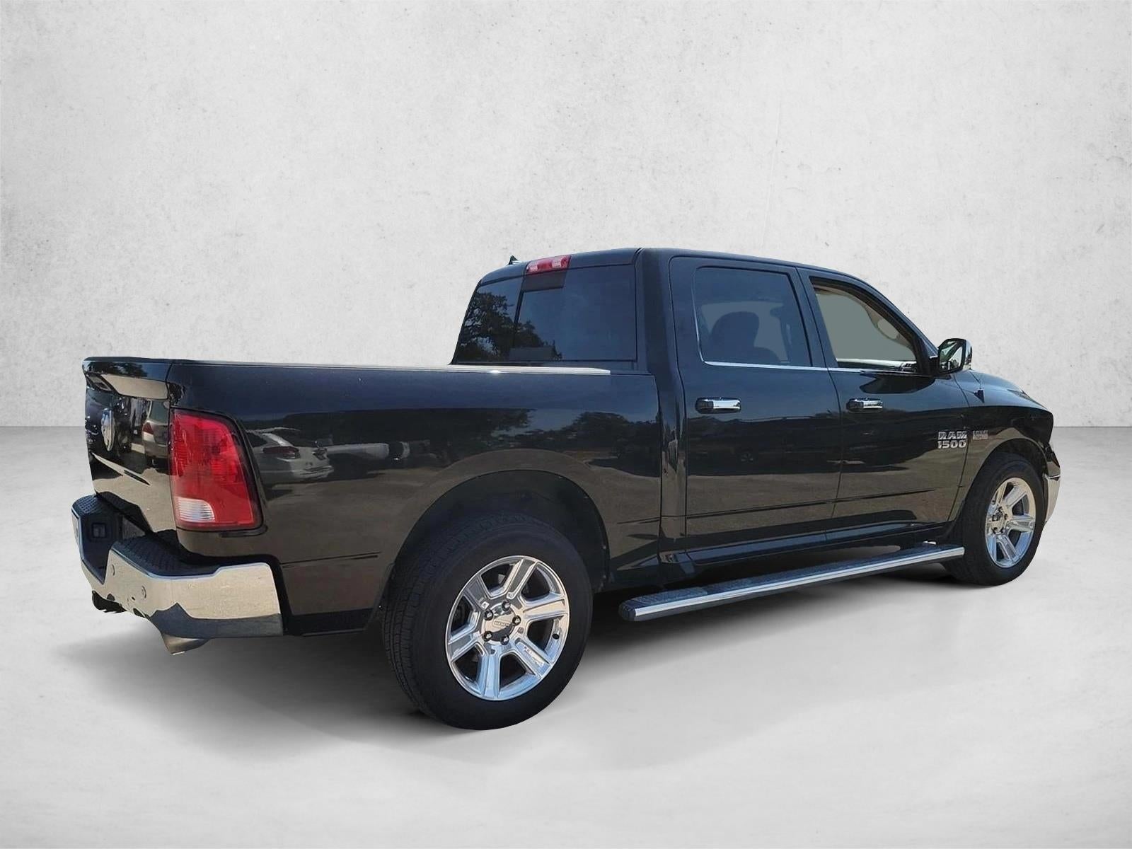2017 RAM 1500 Lone Star Silver 4x2 Crew Cab 5'7" Box