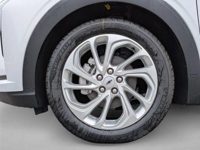 2027 Chevrolet Bolt FWD 4dr LT