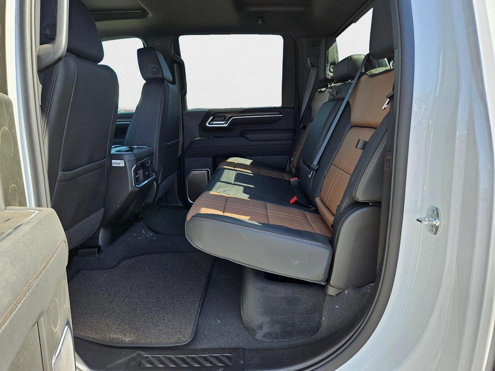 2025 Chevrolet Silverado 3500 HD Crew Cab Long Box 4-Wheel Drive High Country