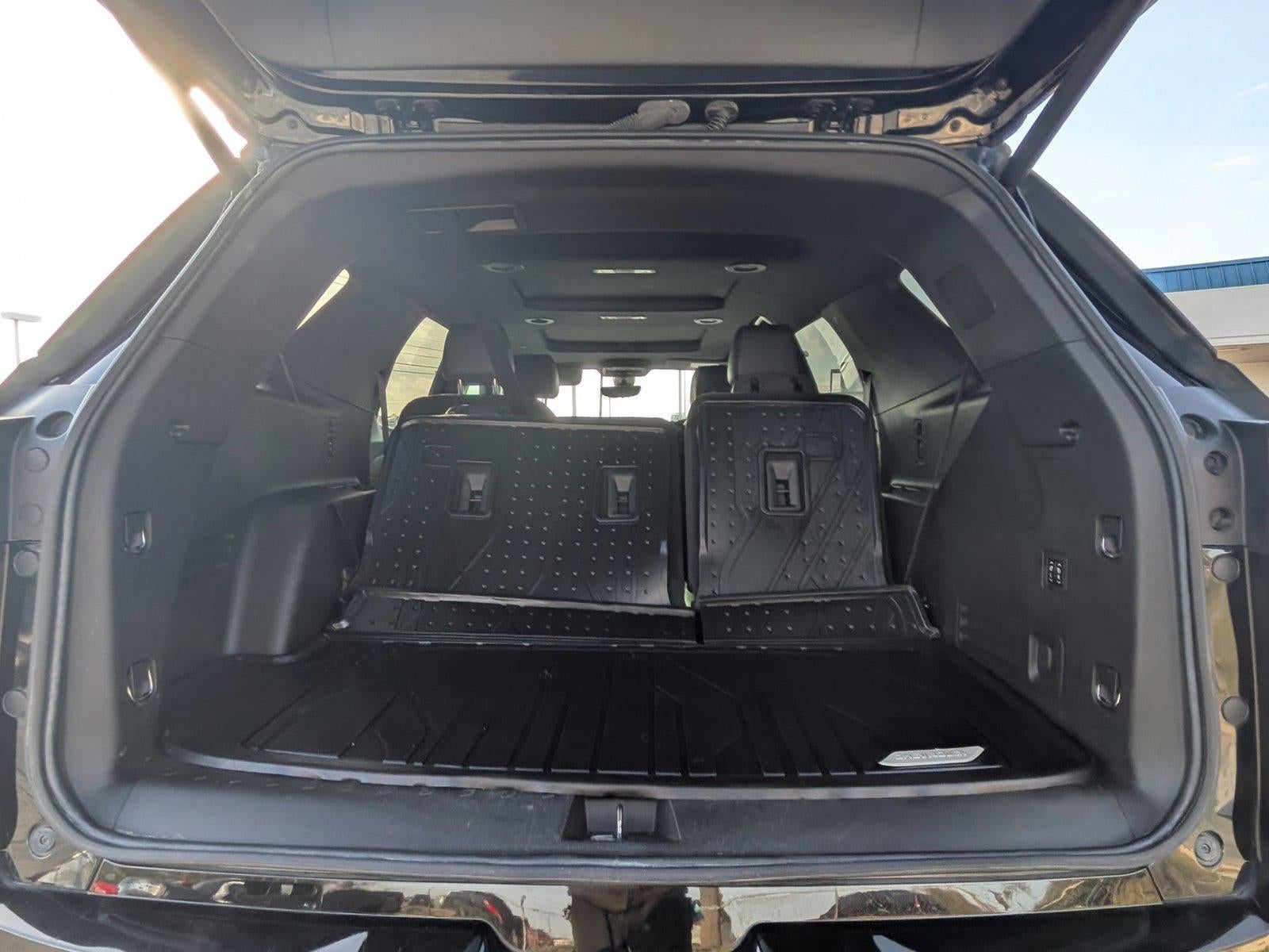 2023 Chevrolet Traverse FWD 2LZ