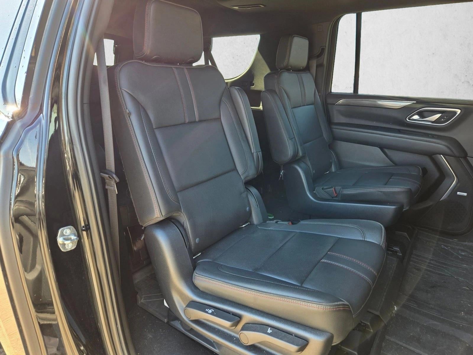 2022 Chevrolet Suburban 4WD RST