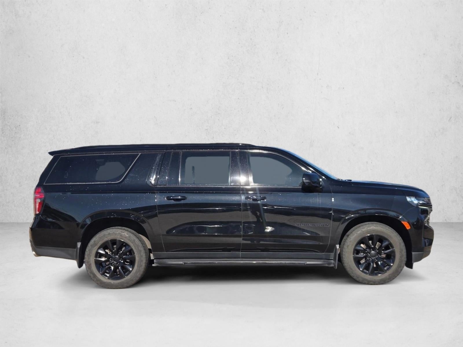 2022 Chevrolet Suburban 4WD RST