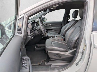 2025 Chrysler Pacifica Select FWD