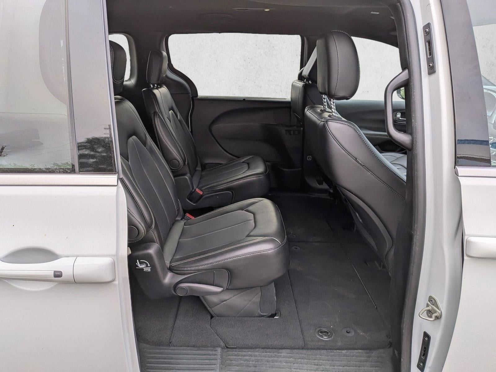 2025 Chrysler Pacifica Select FWD
