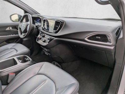 2025 Chrysler Pacifica Select FWD