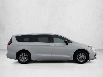 2025 Chrysler Pacifica Select FWD