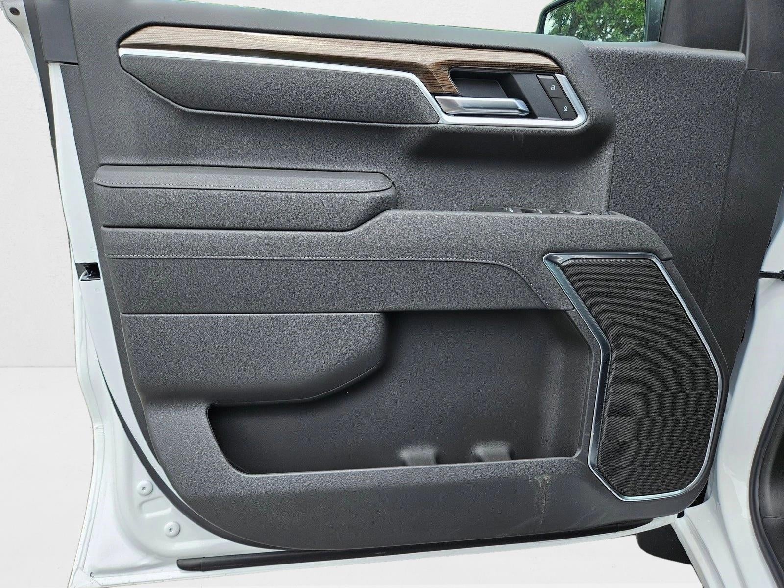 2025 Chevrolet Silverado 1500 Crew Cab Short Box 2-Wheel Drive RST