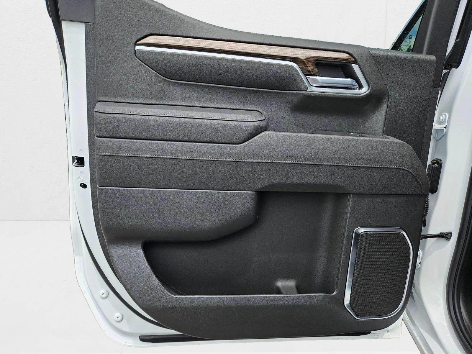 2025 Chevrolet Silverado 1500 Crew Cab Short Box 2-Wheel Drive RST