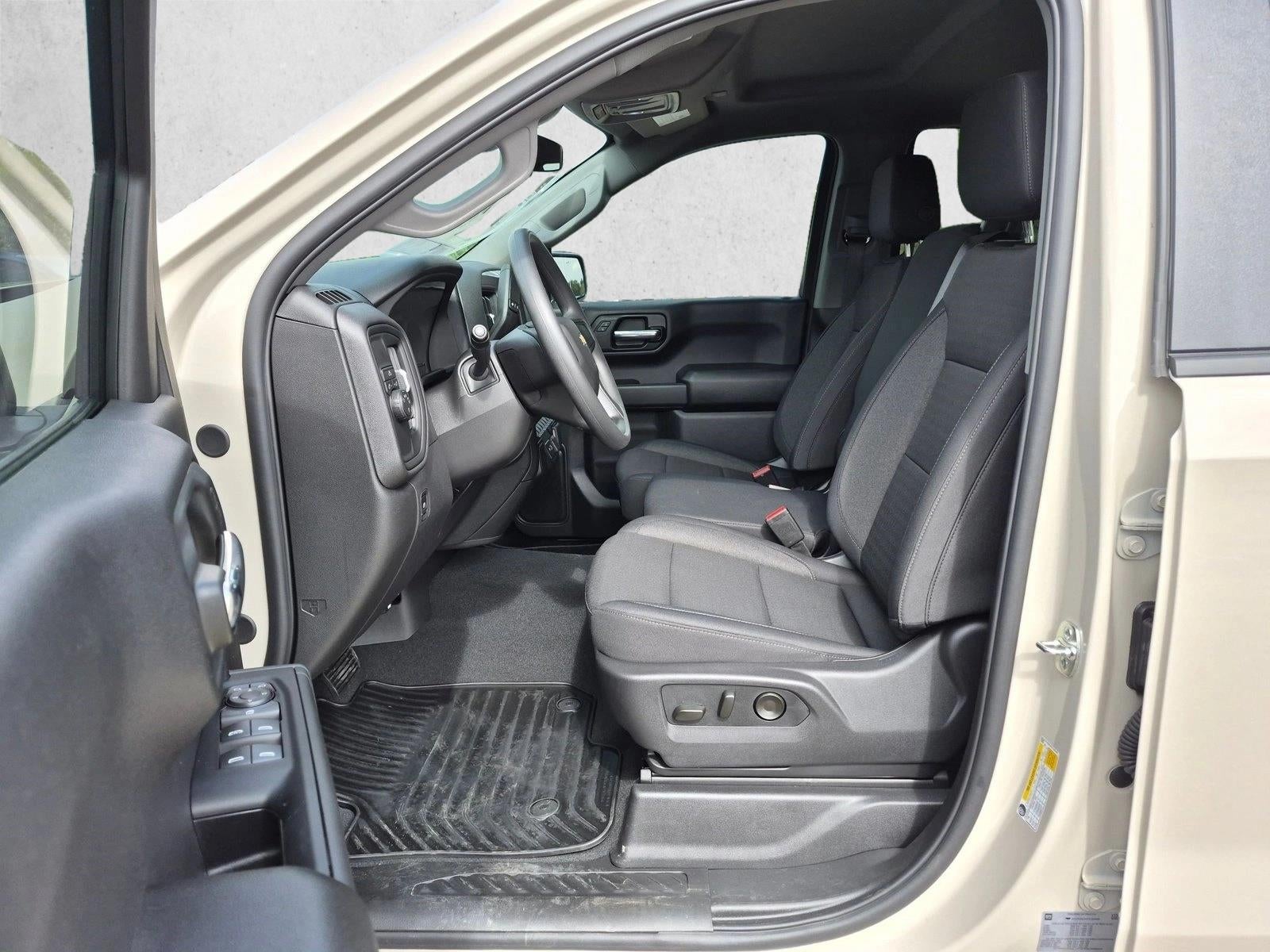 2026 Chevrolet Silverado 1500 Crew Cab Short Box 2-Wheel Drive Custom