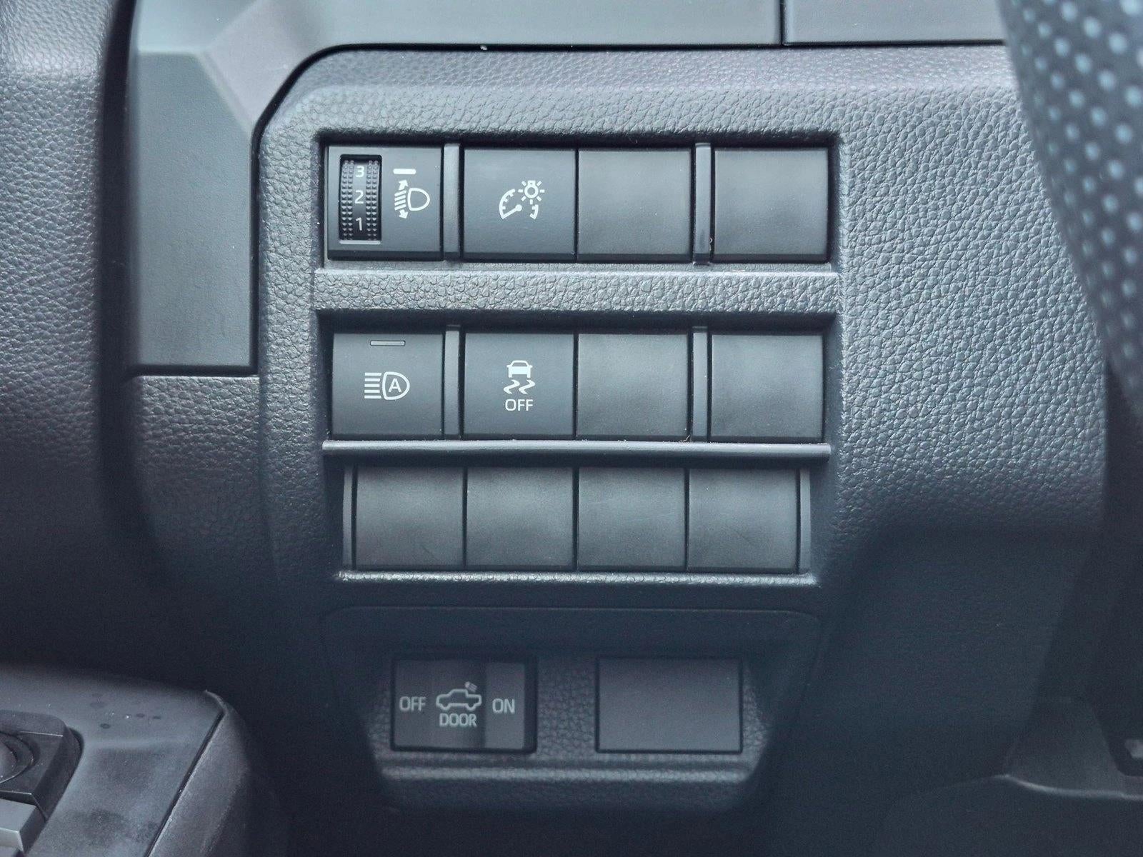 2024 Toyota Tacoma 2WD SR Double Cab 5' Bed AT (Natl)