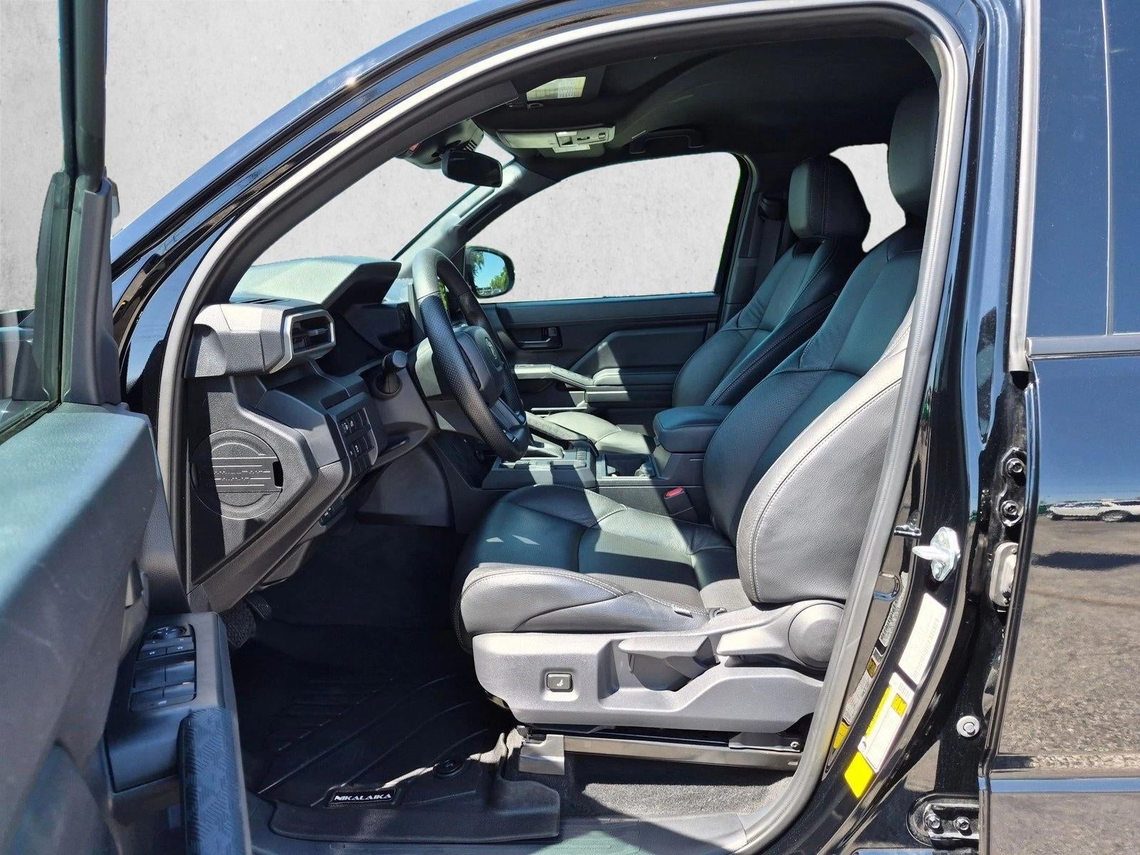 2024 Toyota Tacoma 2WD SR Double Cab 5' Bed AT (Natl)