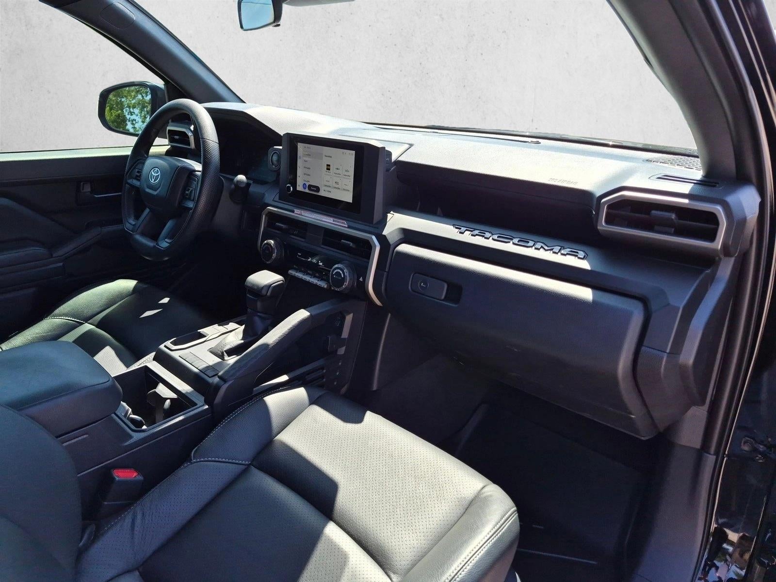 2024 Toyota Tacoma 2WD SR Double Cab 5' Bed AT (Natl)