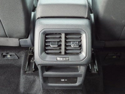 2024 Volkswagen Taos SE FWD