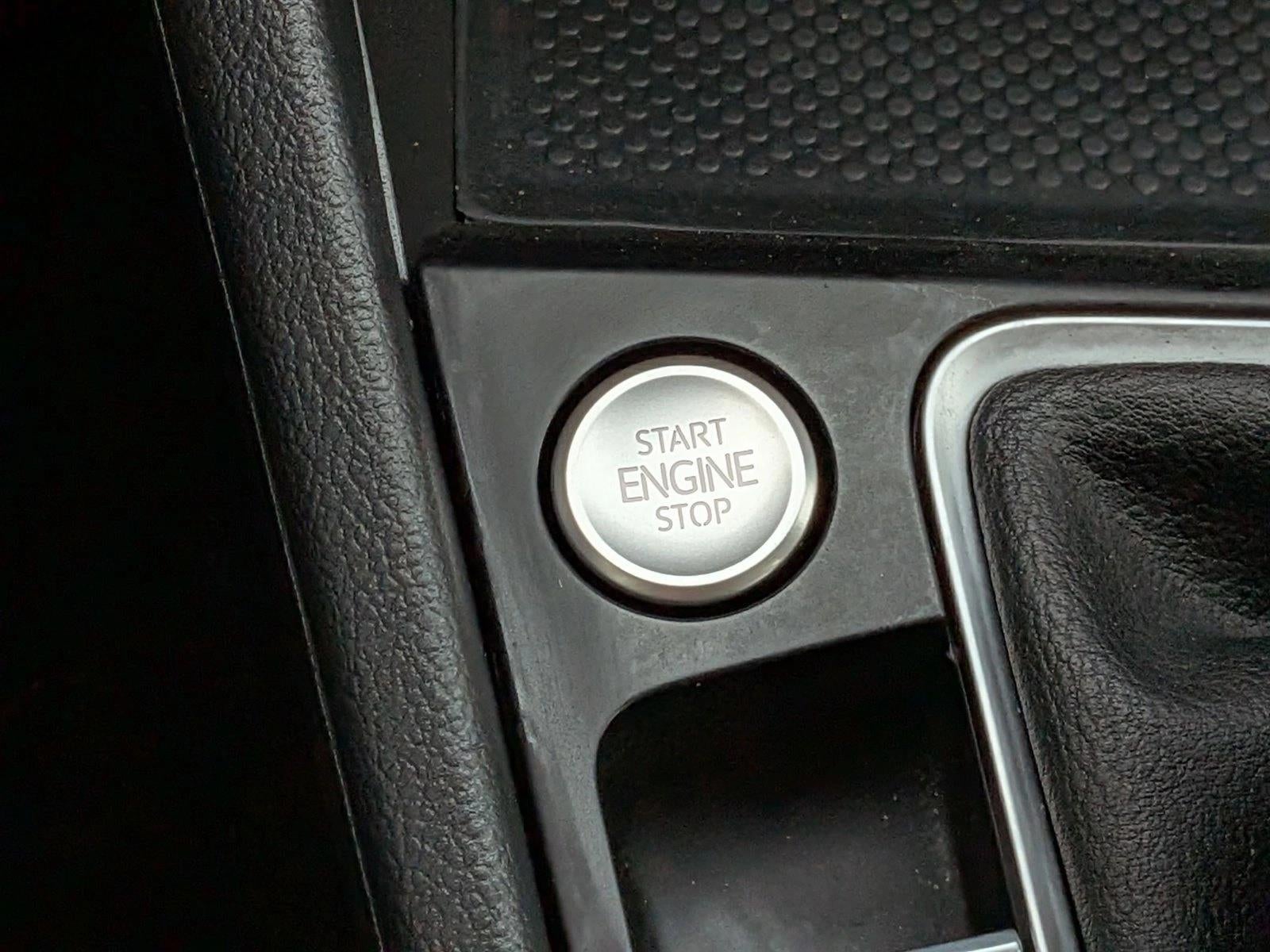 2024 Volkswagen Jetta SE Auto