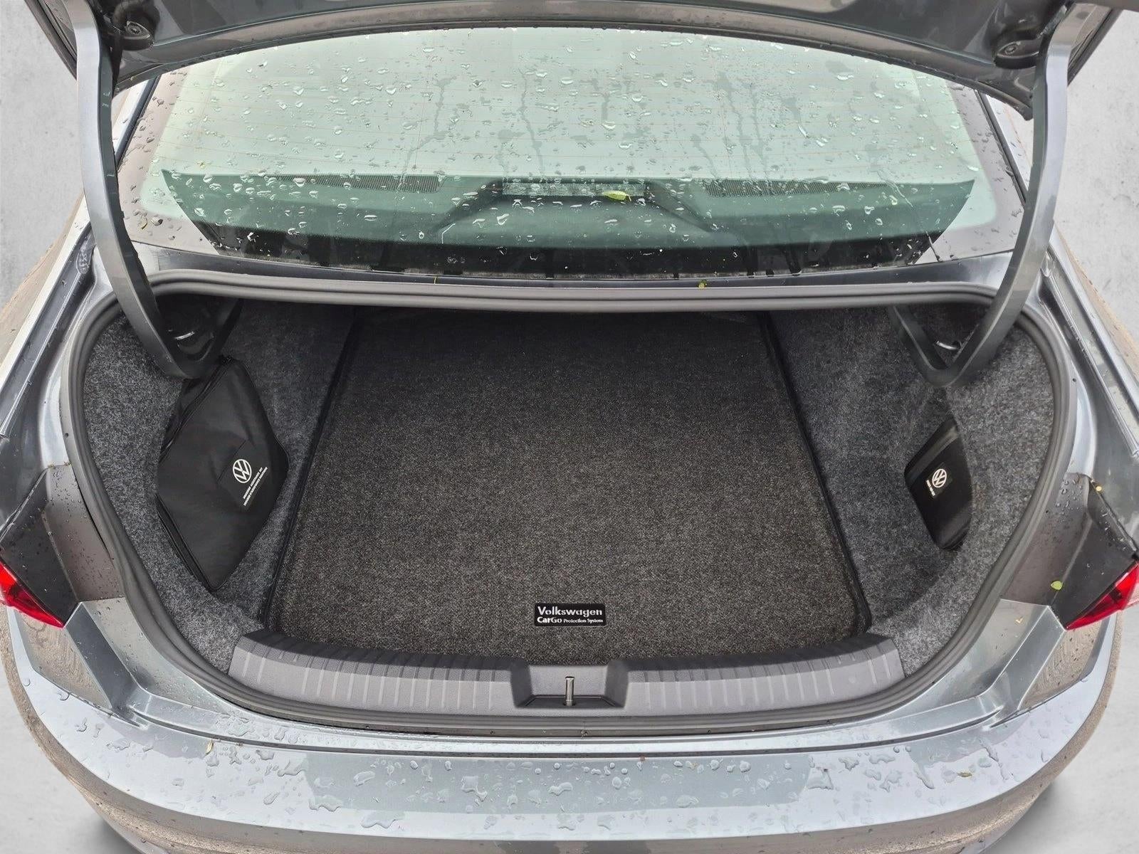 2024 Volkswagen Jetta SE Auto