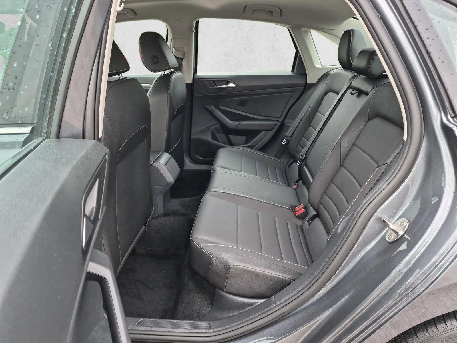 2024 Volkswagen Jetta SE Auto