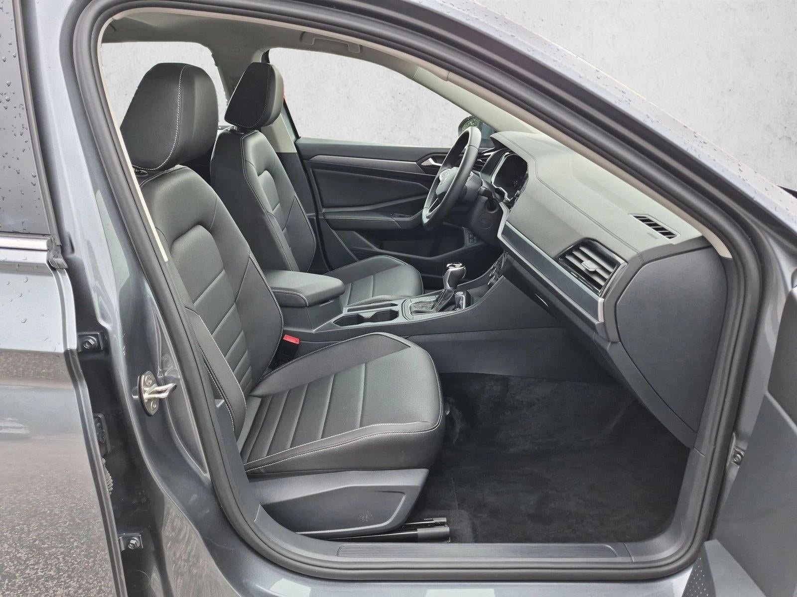 2024 Volkswagen Jetta SE Auto
