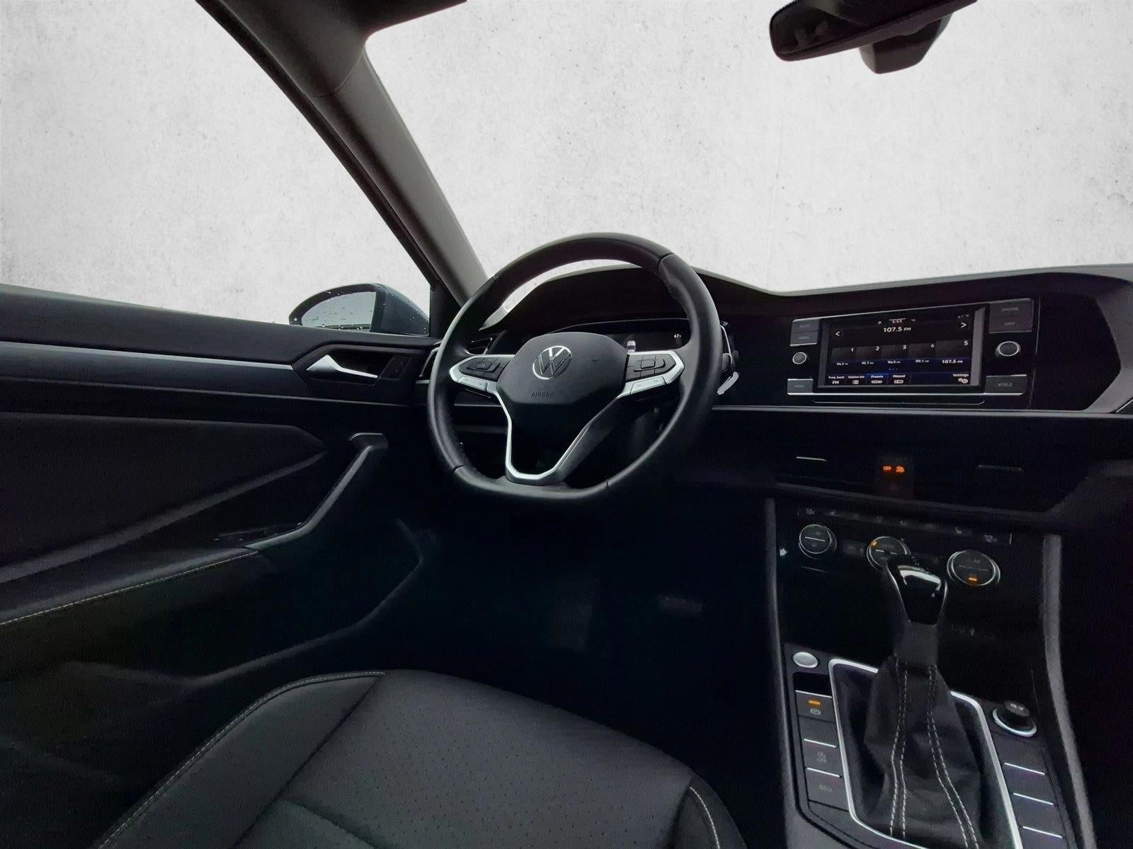 2024 Volkswagen Jetta SE Auto