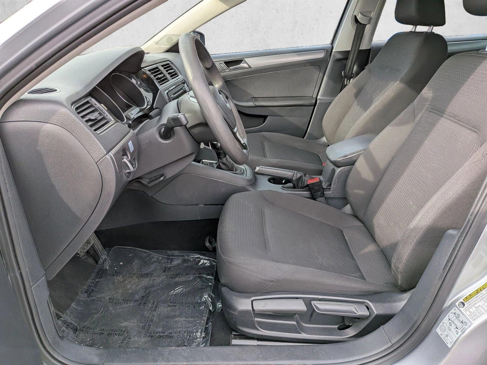 2015 Volkswagen Jetta 4dr DSG 2.0L TDI S Sedan