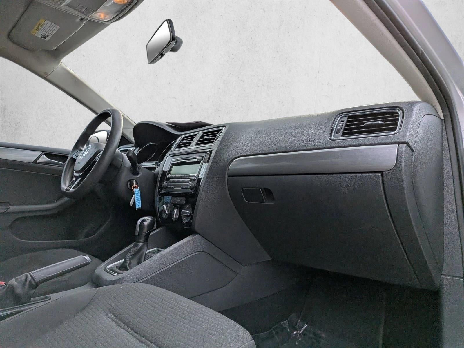 2015 Volkswagen Jetta 4dr DSG 2.0L TDI S Sedan