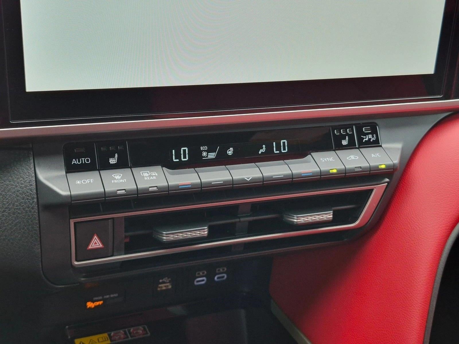 2025 Toyota Camry XSE (Natl)