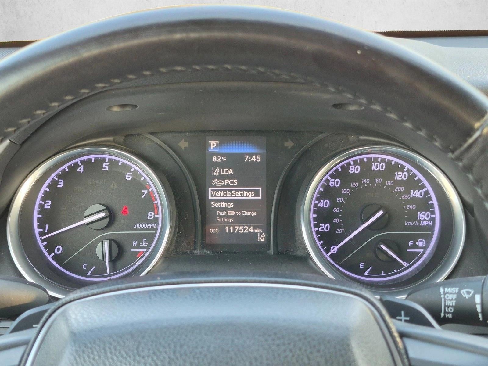 2020 Toyota Camry SE Auto (SE)