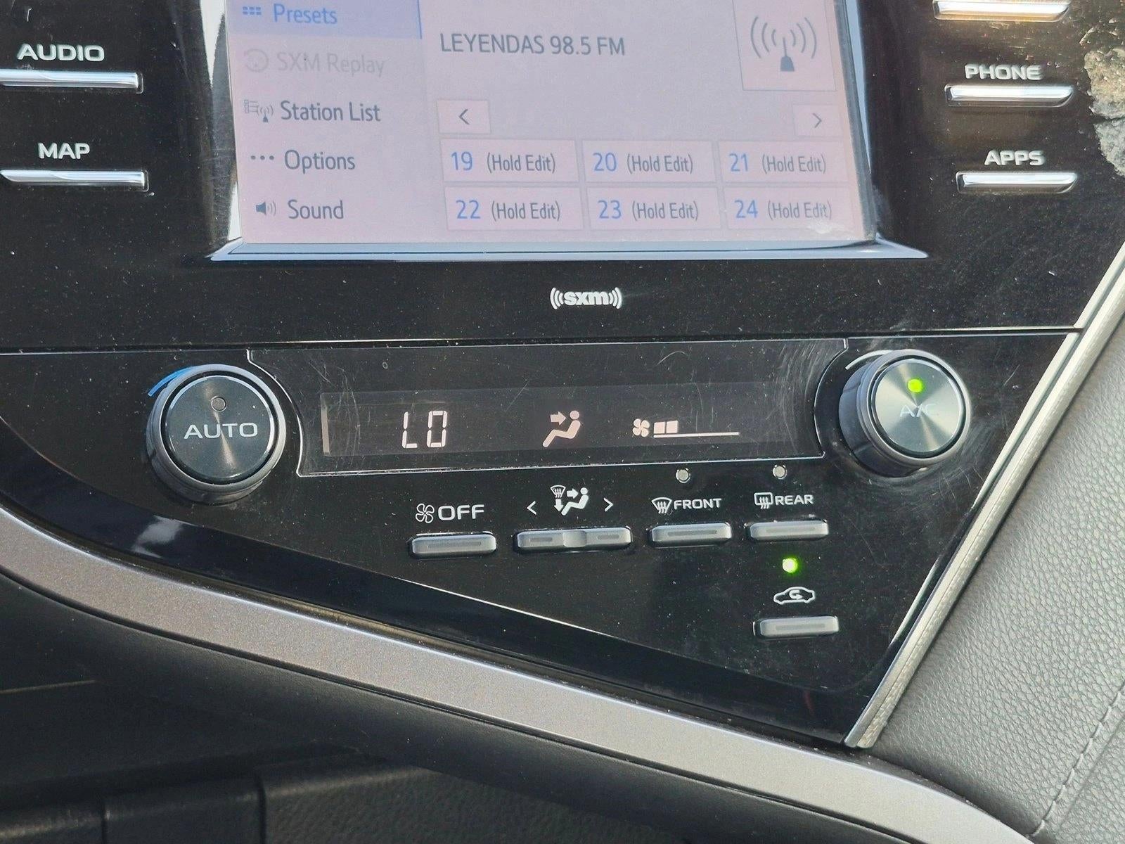 2020 Toyota Camry SE Auto (SE)