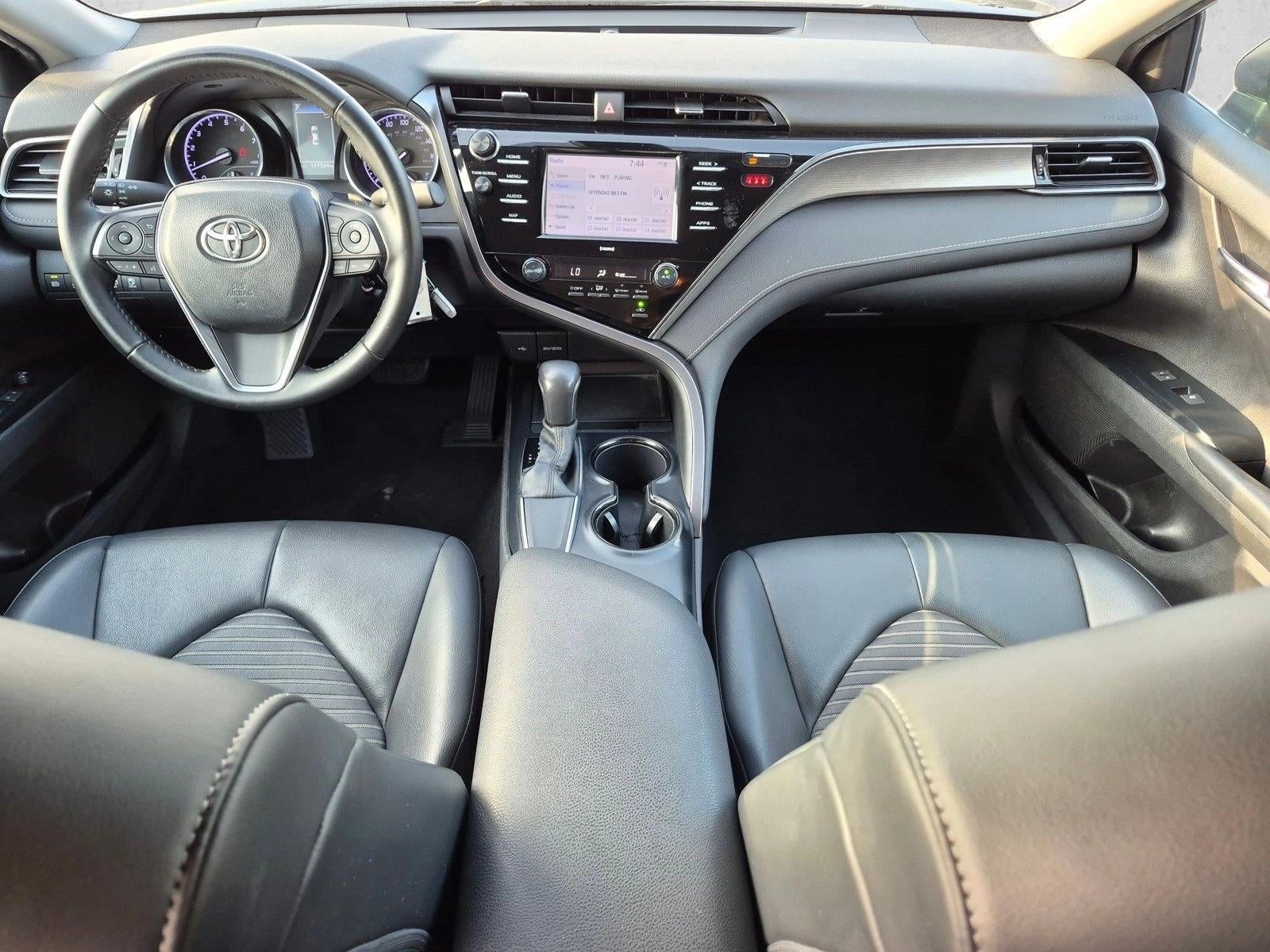 2020 Toyota Camry SE Auto (SE)