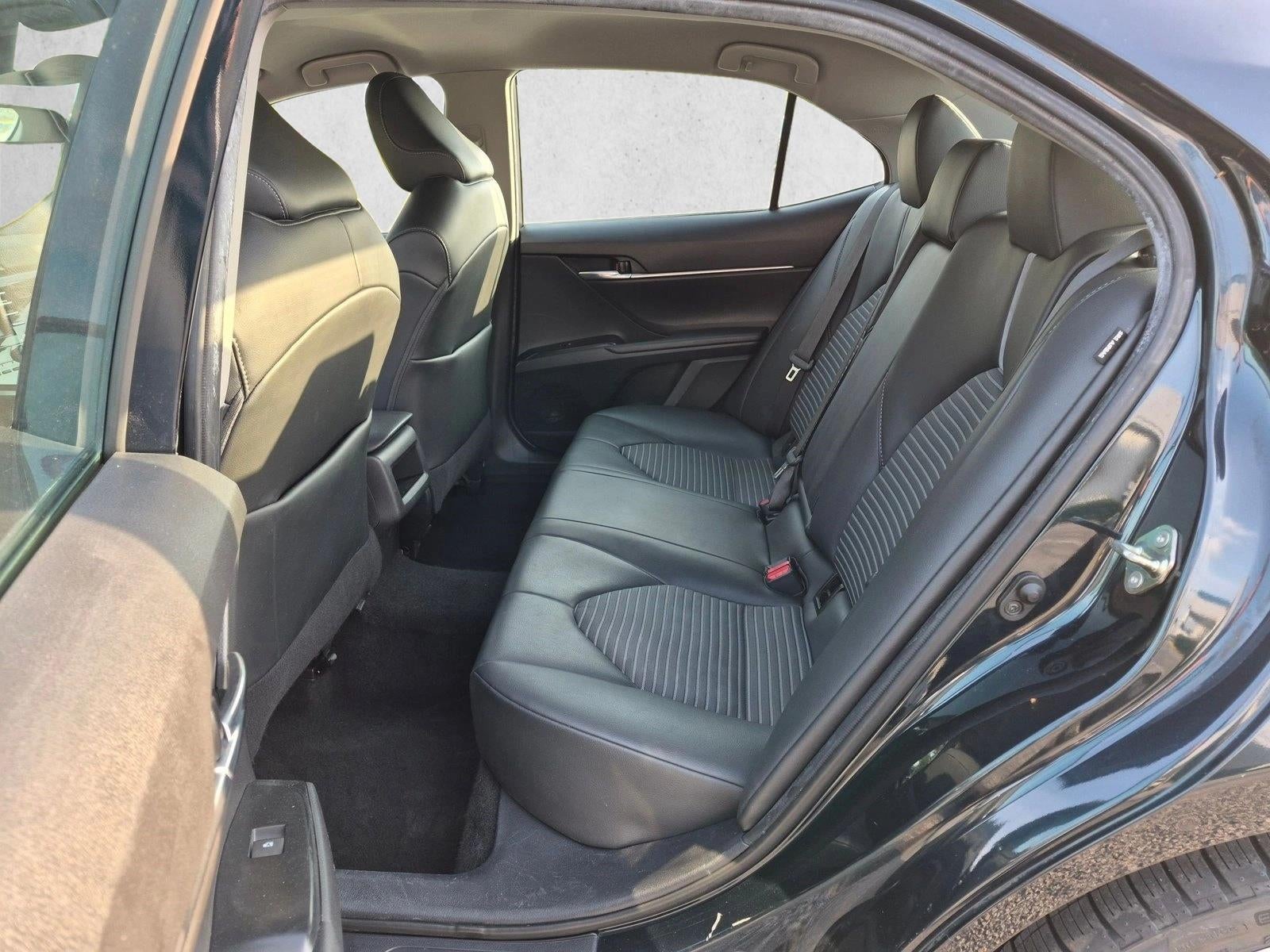 2020 Toyota Camry SE Auto (SE)