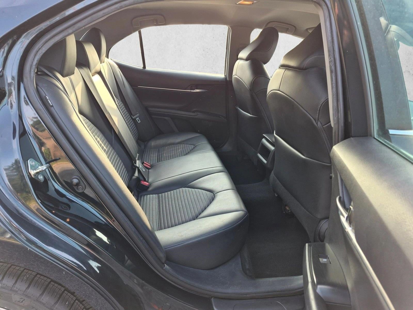 2020 Toyota Camry SE Auto (SE)