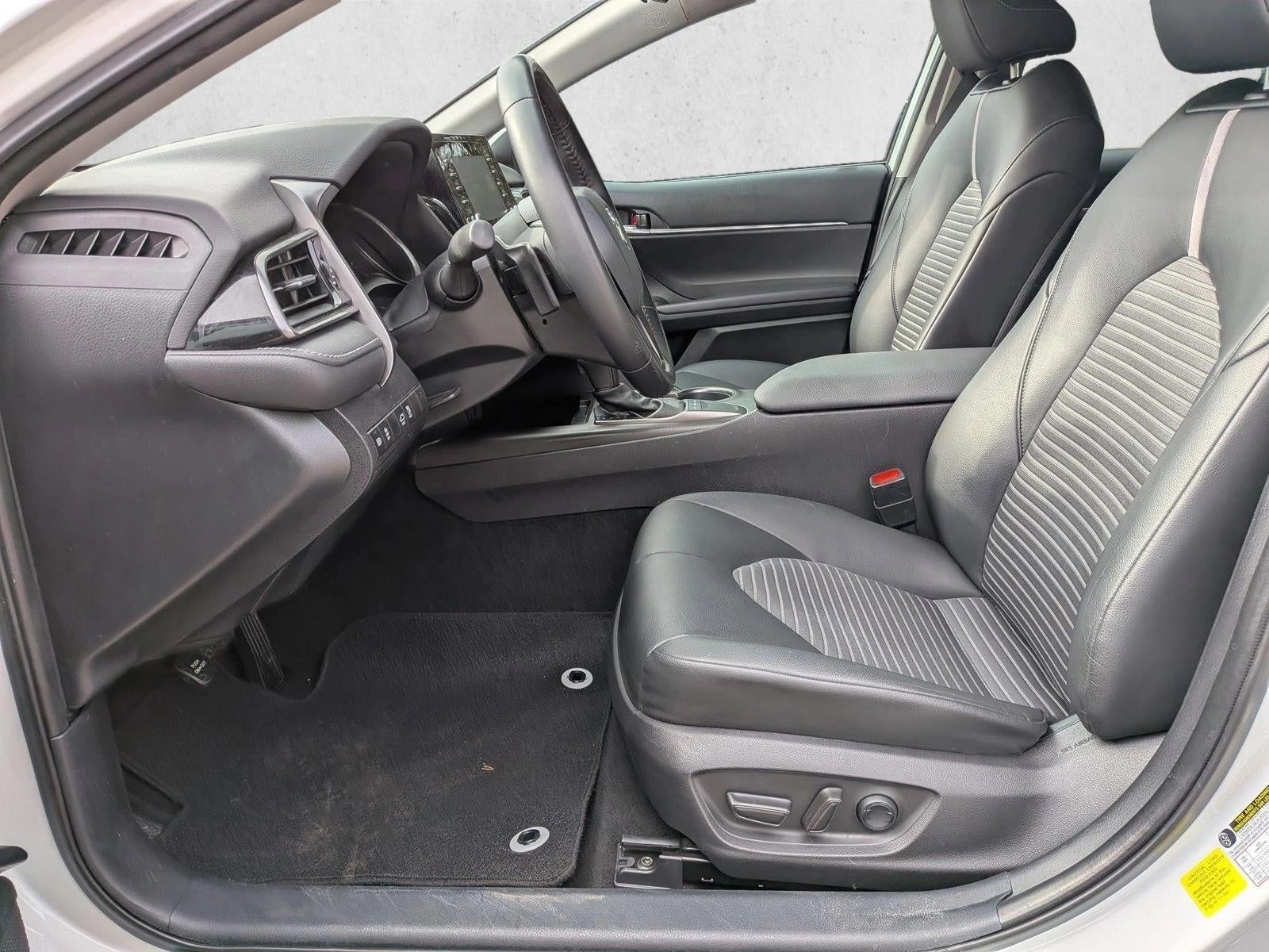 2022 Toyota Camry SE Auto (SE)