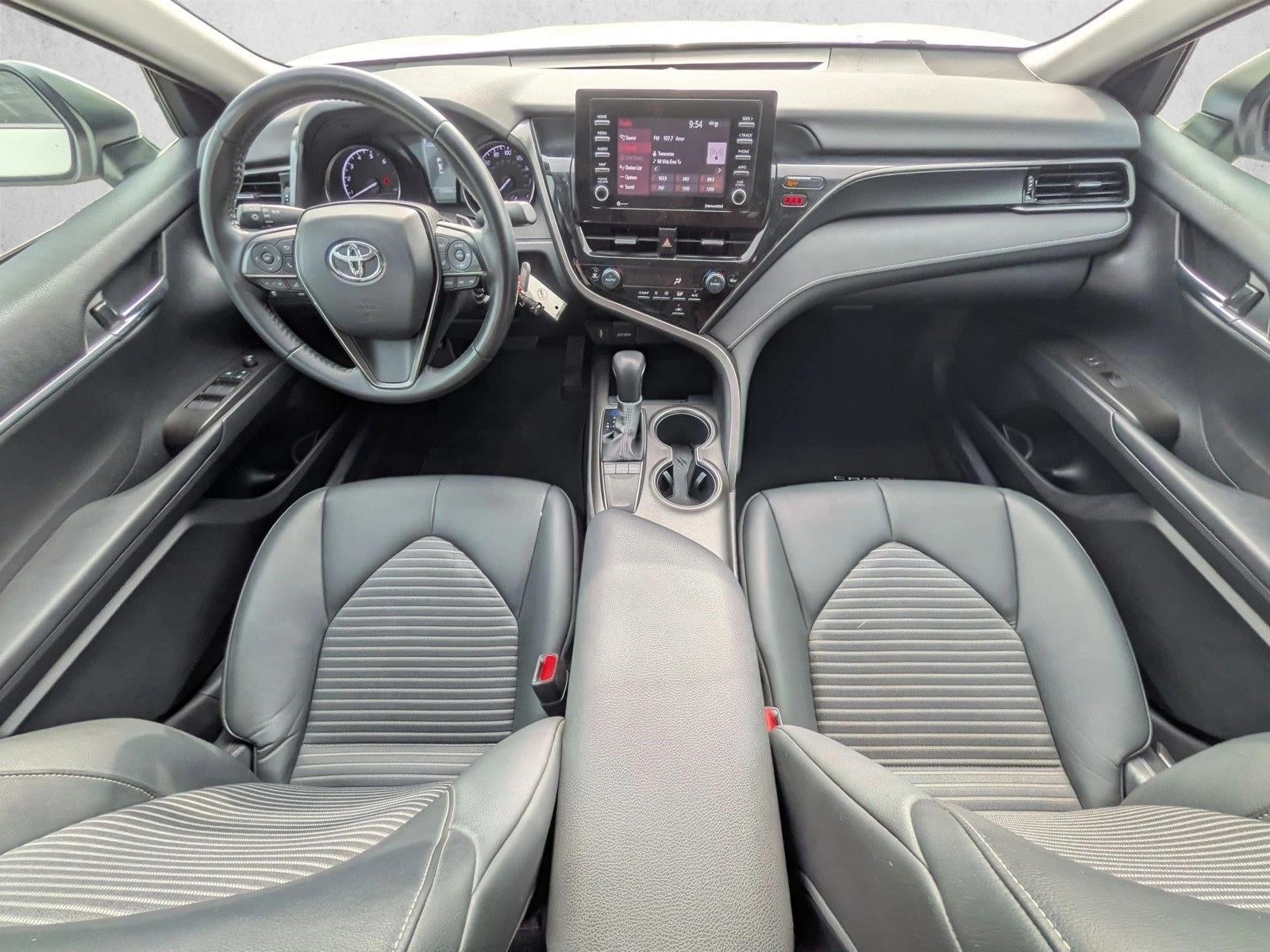 2022 Toyota Camry SE Auto (SE)