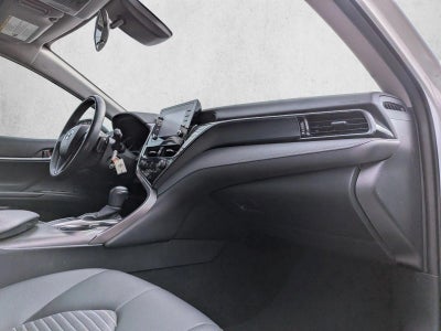 2022 Toyota Camry SE Auto (SE)