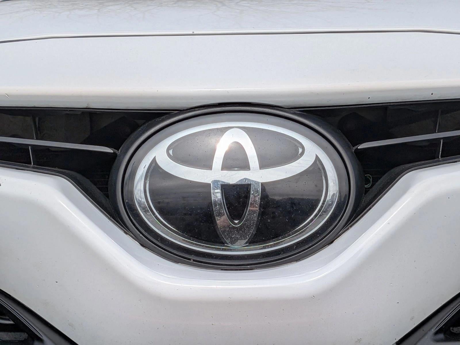 2022 Toyota Camry SE Auto (SE)