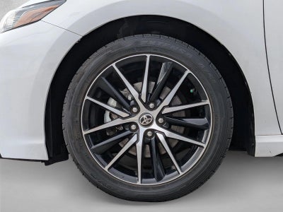 2022 Toyota Camry SE Auto (SE)