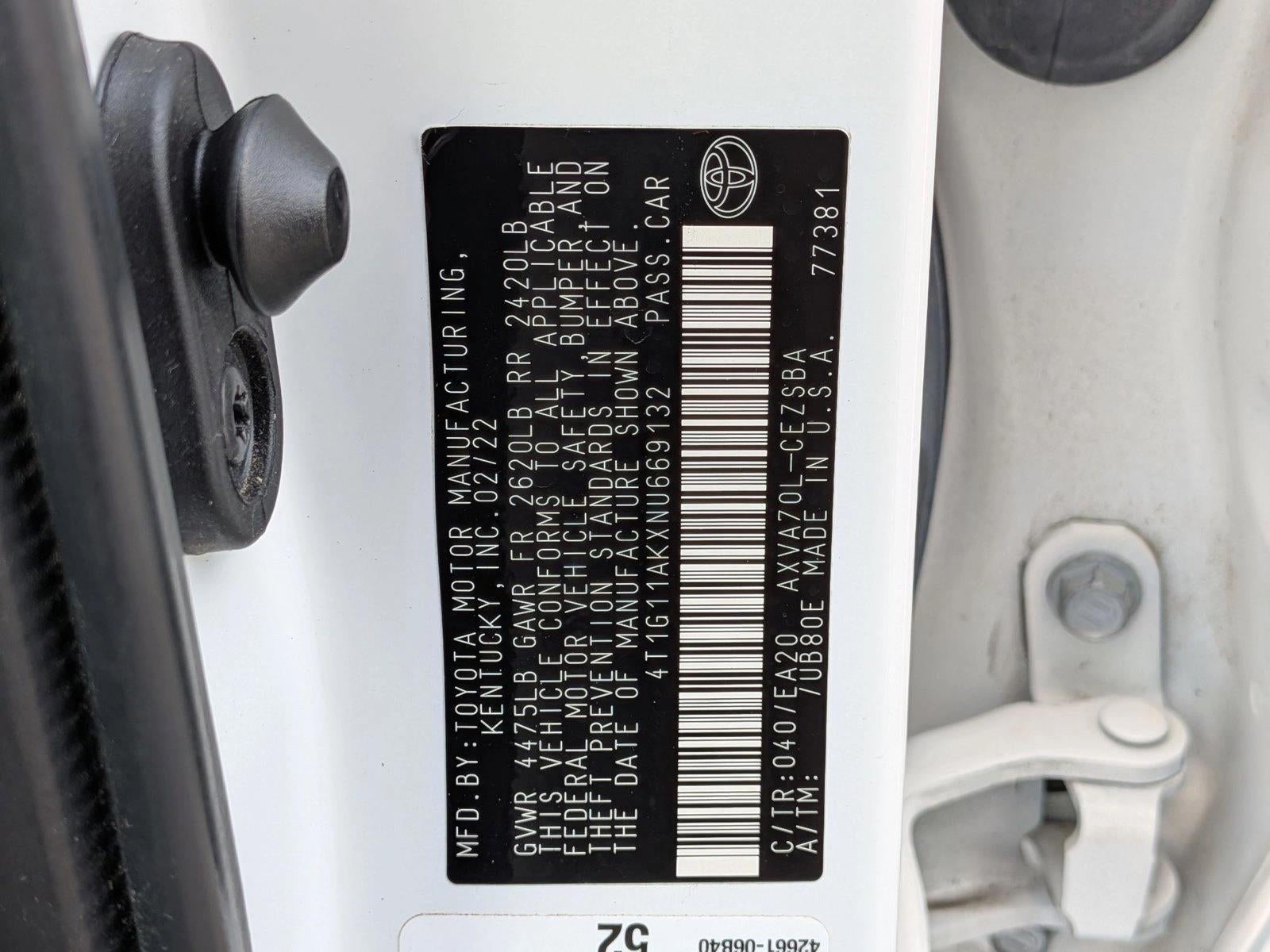 2022 Toyota Camry SE Auto (SE)