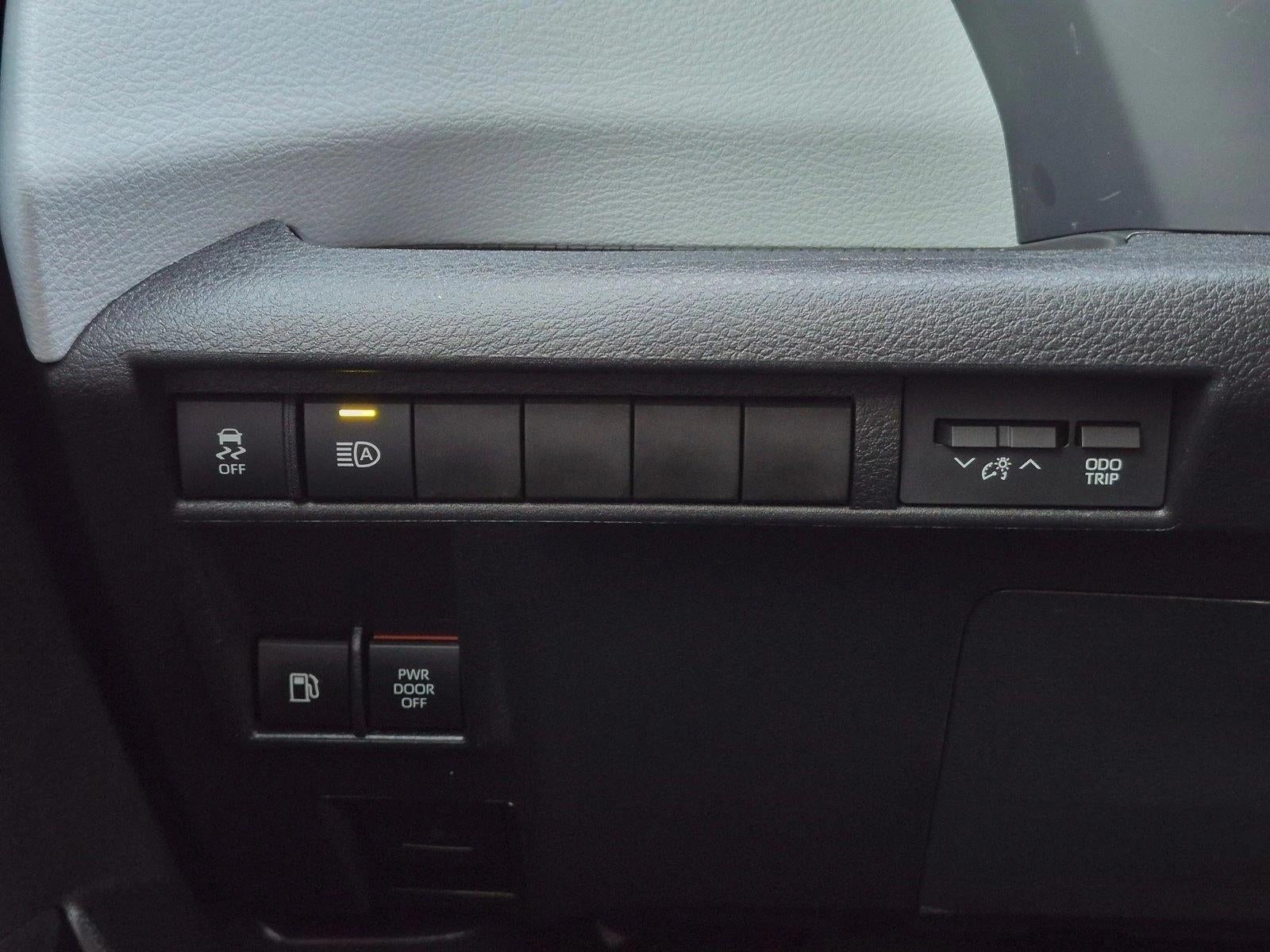 2026 Toyota Sienna LE FWD 8-Passenger (Natl)