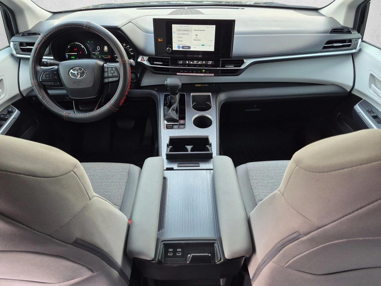 2026 Toyota Sienna LE FWD 8-Passenger (Natl)
