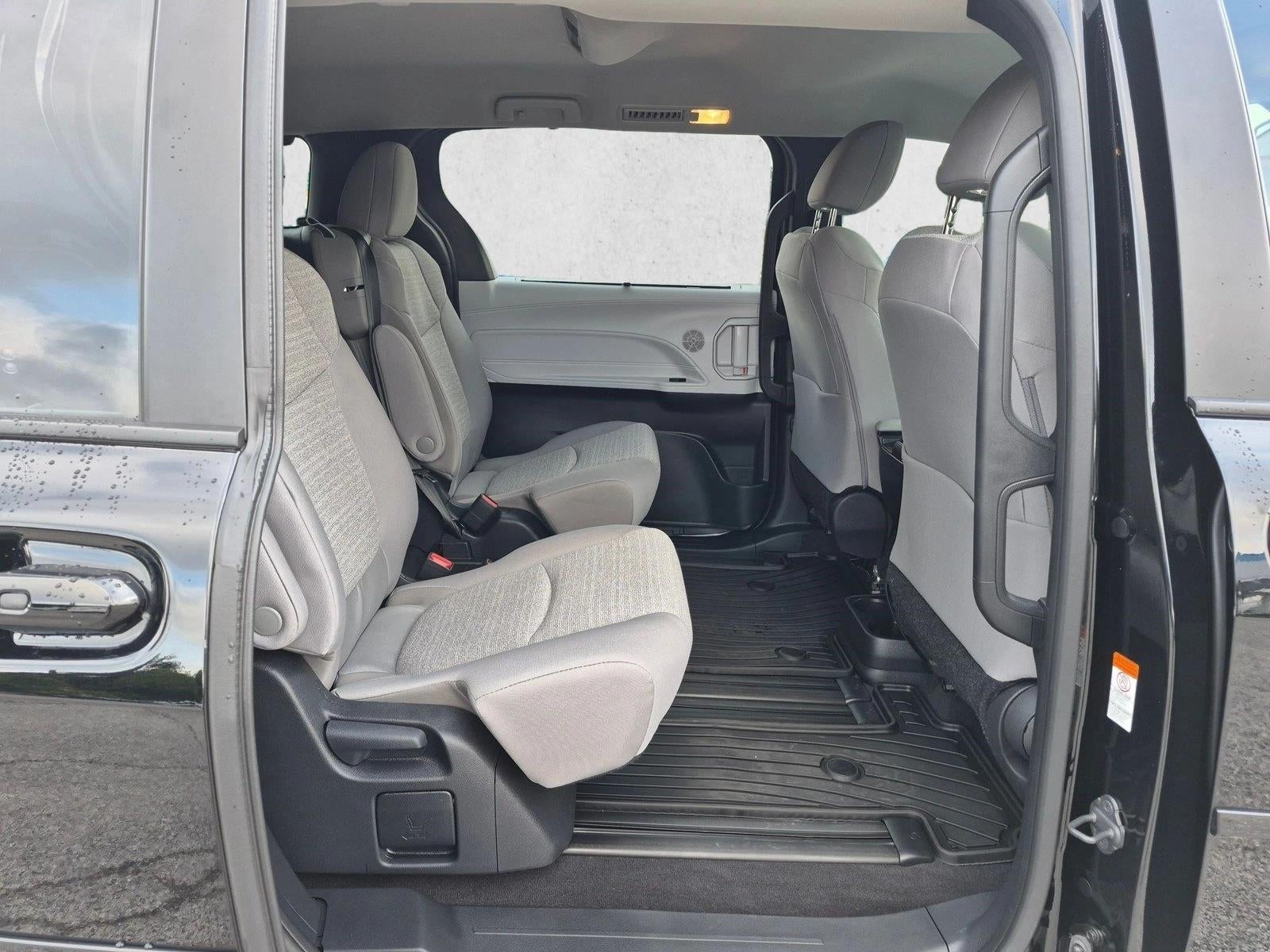 2026 Toyota Sienna LE FWD 8-Passenger (Natl)