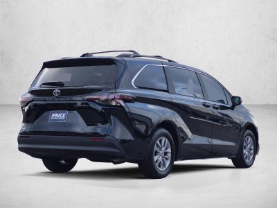 2026 Toyota Sienna LE FWD 8-Passenger (Natl)