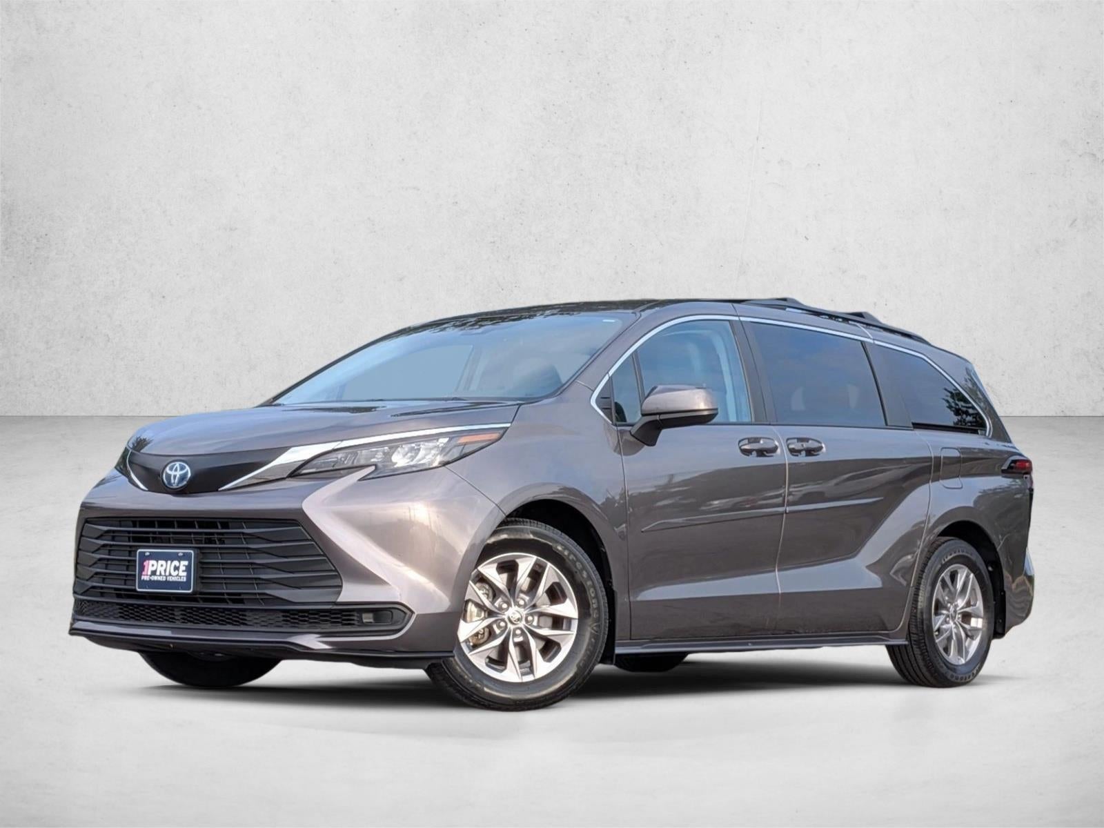 2024 Toyota Sienna LE FWD 8-Passenger (Natl)