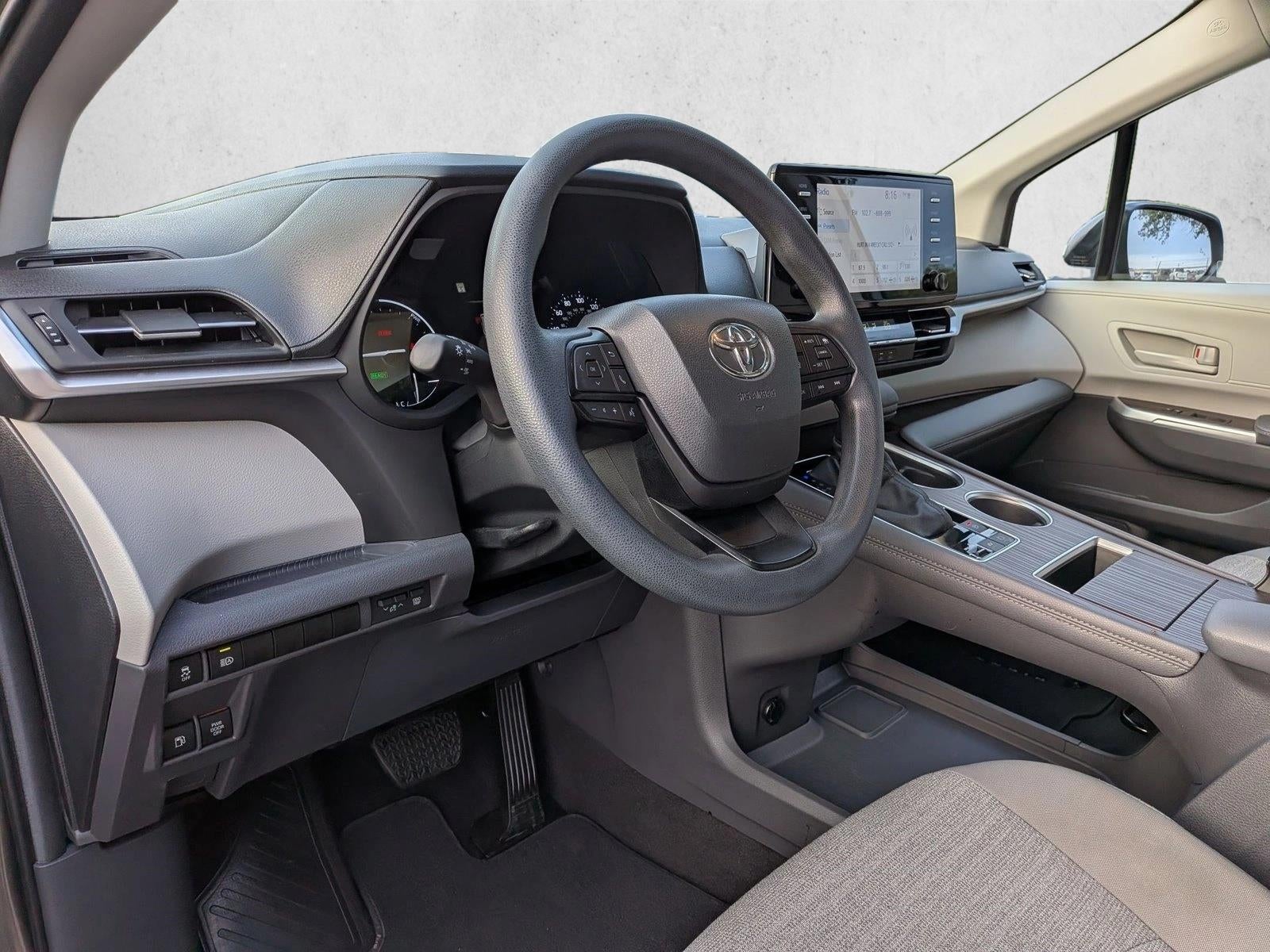 2024 Toyota Sienna LE FWD 8-Passenger (Natl)