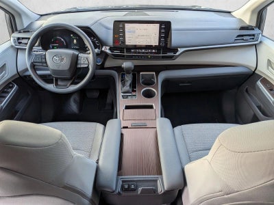 2024 Toyota Sienna LE FWD 8-Passenger (Natl)
