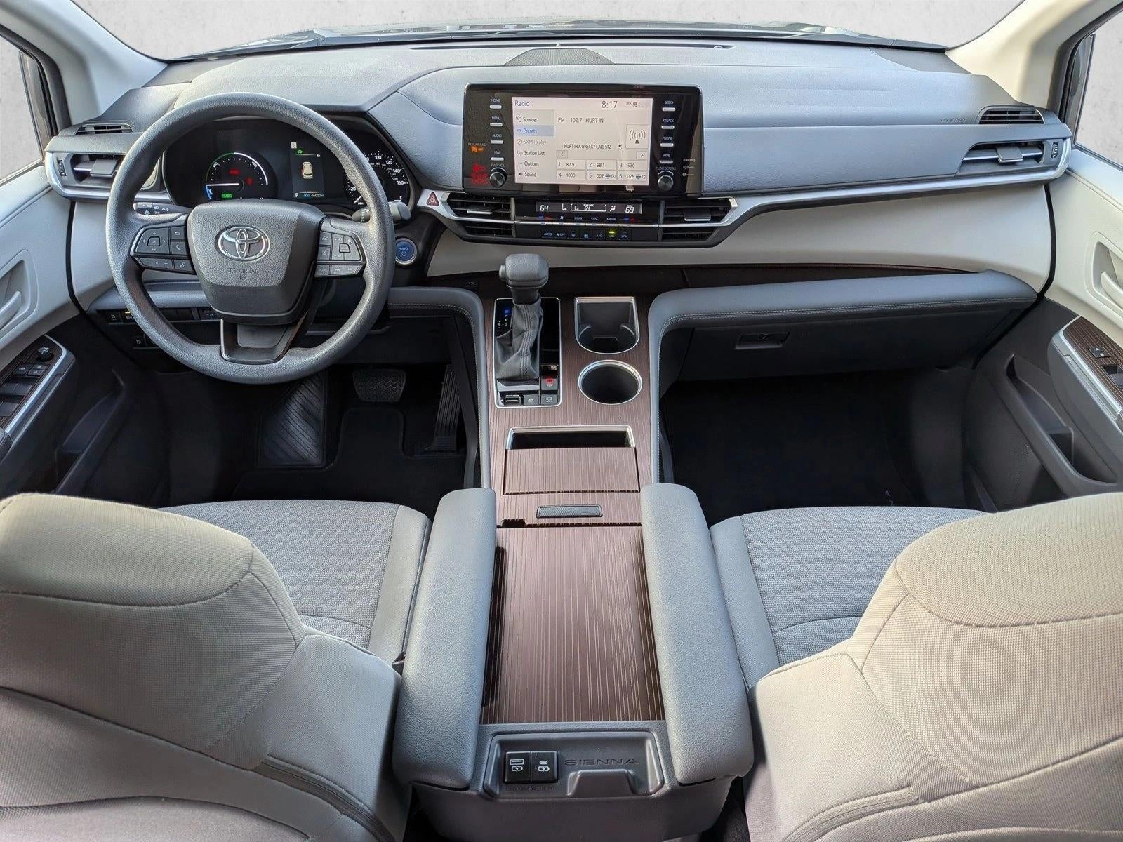 2024 Toyota Sienna LE FWD 8-Passenger (Natl)