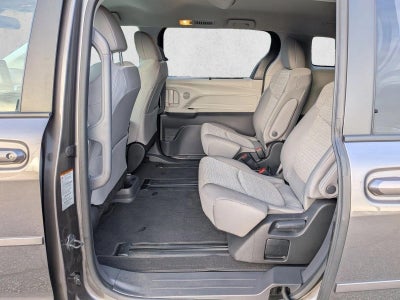 2024 Toyota Sienna LE FWD 8-Passenger (Natl)
