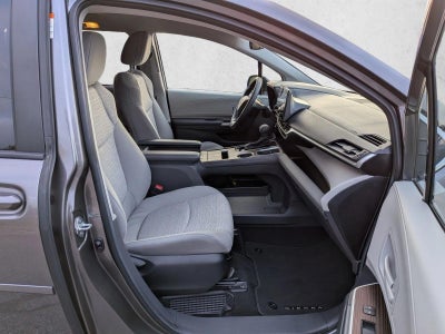 2024 Toyota Sienna LE FWD 8-Passenger (Natl)