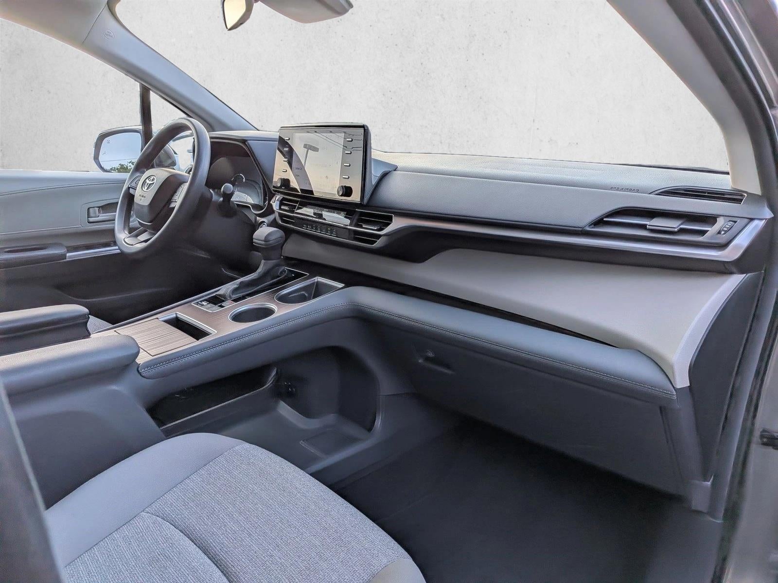 2024 Toyota Sienna LE FWD 8-Passenger (Natl)