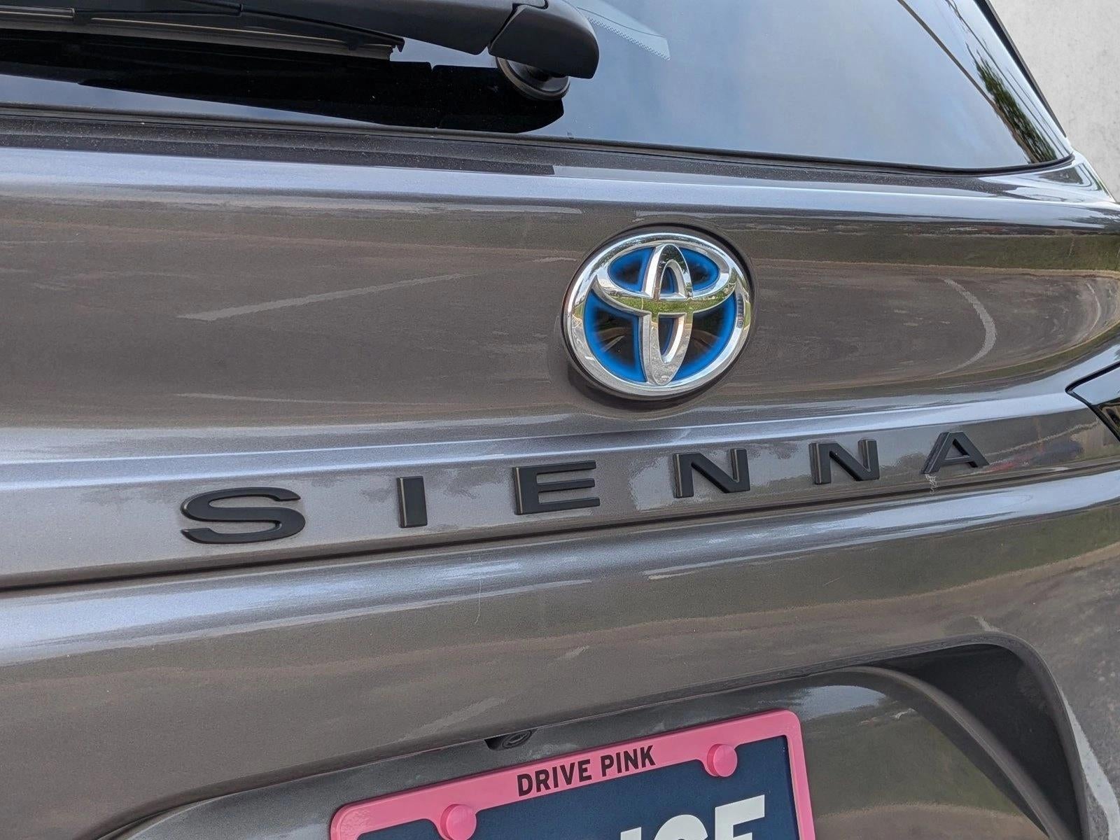 2024 Toyota Sienna LE FWD 8-Passenger (Natl)